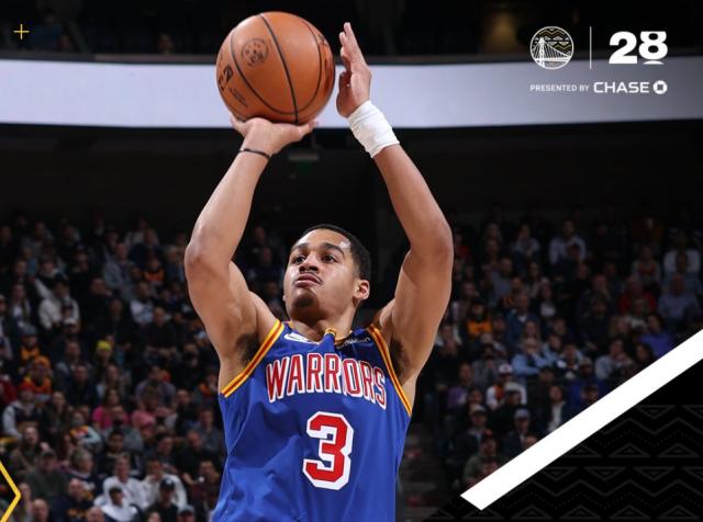 开云在线-内线被爆仅得85分 伤兵满营的勇士进攻完全冰冻